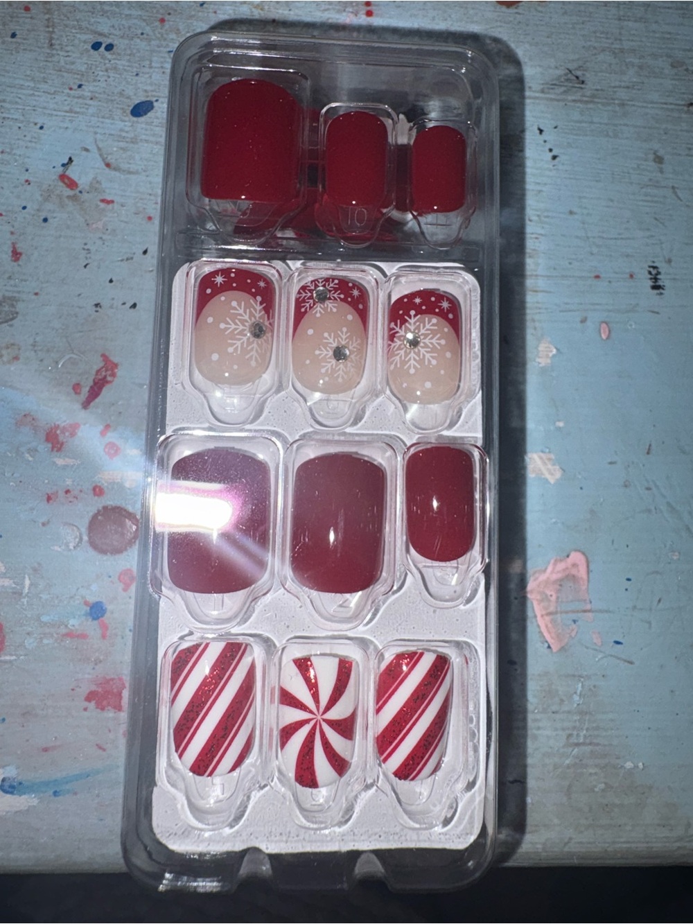 Kiss Red & White Holiday Press-On Nail Set